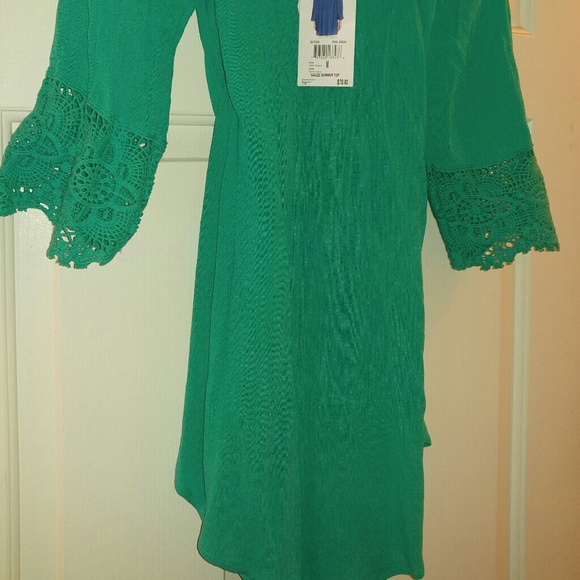 Top - Picture 3 of 6